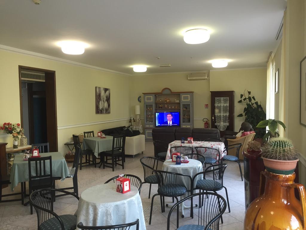 Hotel Acapulco Viserbella di Rimini Εξωτερικό φωτογραφία