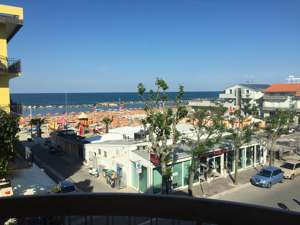 Hotel Acapulco Viserbella di Rimini Εξωτερικό φωτογραφία